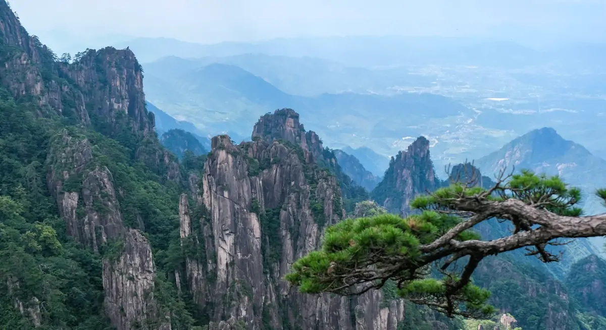 Why is the Bright Summit worth visiting.webp