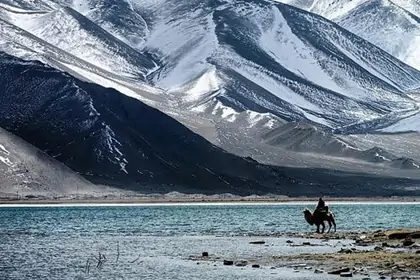 Karakul Lake