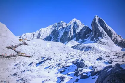 7 Days Kunming-Dali-Shangrila-Lijiang with Mt. Jade Dragon Group Tour